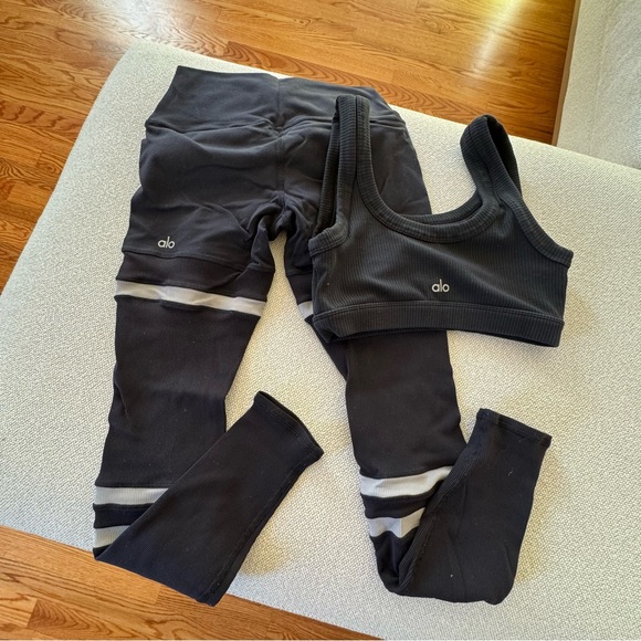 Alo | Black & White Leggings | Size S - Picture 2 of 3